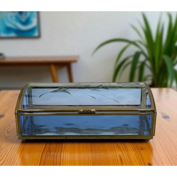 Vintage Via Vermont Etched Blue Glass Trinket Box With Mirrored Bottom - Picture 3 of 13
